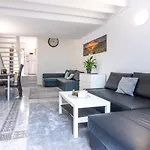 Casa De Palmeras Адехе