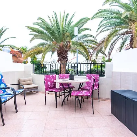 Casa De Palmeras Адехе